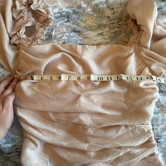 ASTR The Label Puff Sleeve Square Neck Top Sz M Blush Smocked Coquette Romantic - Picture 15 of 16